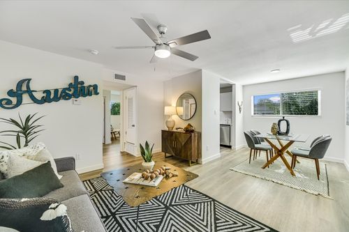 206-3703 Harmon Ave, Austin, TX, 78705-1840 | Card Image
