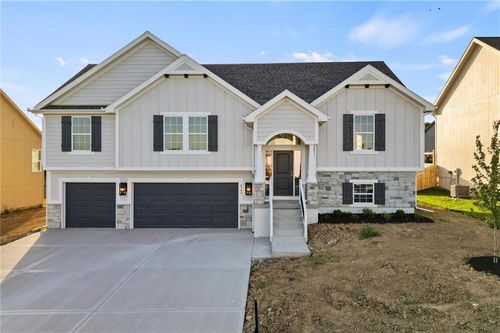 6017 Ne 118th St, Kansas City, MO, 64156-5703 | Card Image