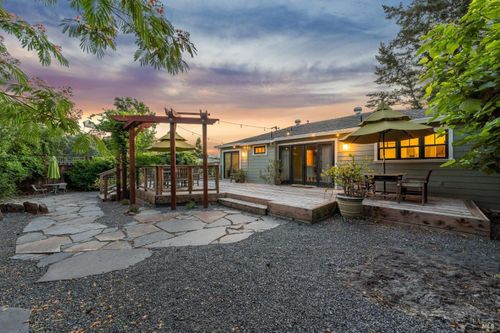 710 E Thomson Ave, Sonoma, CA, 95476-3960 | Card Image