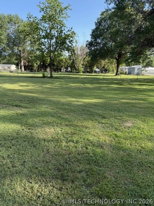 215 4th St, Chouteau, OK, 74337-2820 | Card Image