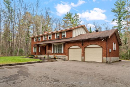 1452 B Line Rd, Pembroke, ON, K8A6W8 | Card Image