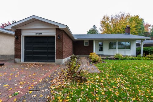2429 Ogilvie Rd, Gloucester, ON, K1J7N3 | Card Image