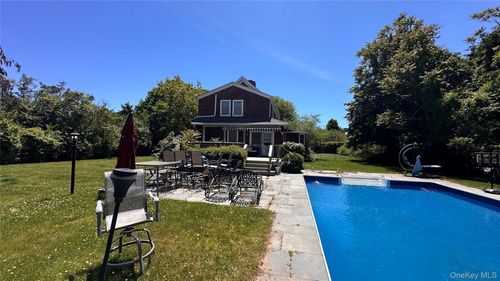 10 Kerrie Ct, Southampton, NY, 11968-4069 | Card Image