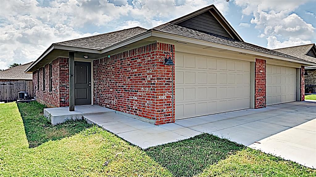 Stonehaven Dr, Del City, OK 73115