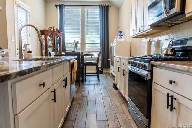 10242 Nate Range, House other with 4 bedrooms, 3 bathrooms and null parking in San Antonio TX | Image 25