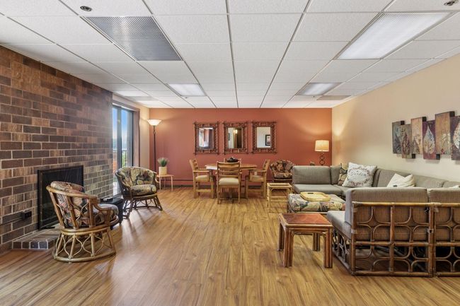 Spacious party room | Image 22