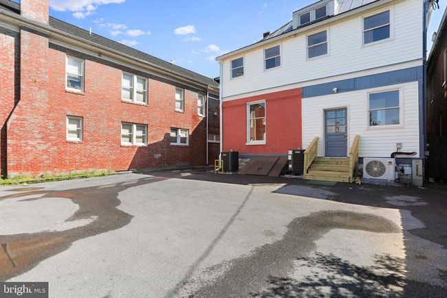 408 W King St, Home with 0 bedrooms, 4 bathrooms and null parking in MARTINSBURG WV | Image 68