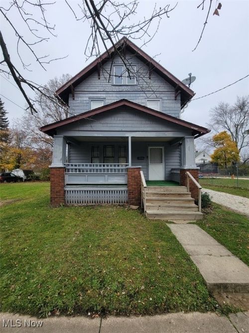 897 Peckham St, Akron, OH, 44320-2233 | Card Image