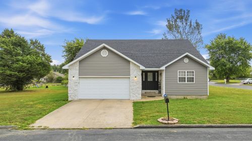 700 Robin Rd, Mountain Grove, MO, 65711-1959 | Card Image