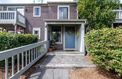 apt-4-825 W Main St, Hyannis, MA, 02601-3463 | Card Image