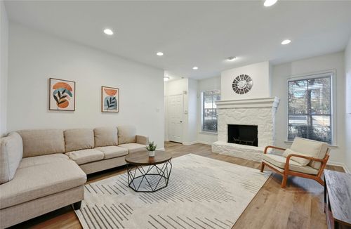 apt-35-2529 Rio Grande St, Austin, TX, 78705-4507 | Card Image