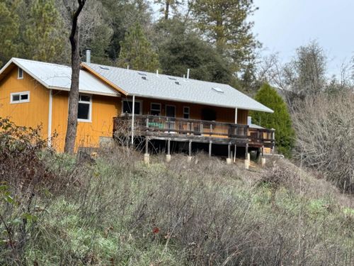 10165 Cave City Rd, Mountain Ranch, CA, 95246-9692 | Card Image