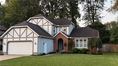 24739 Tara Lynn Dr, North Olmsted, OH, 44070-1226 | Card Image