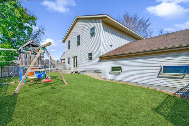 fenced in yard! | Image 18