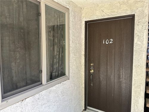 102-7055 Etiwanda Ave, Reseda, CA, 91335-4588 | Card Image