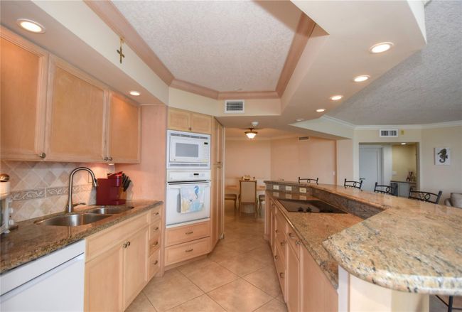 APT-1404 - 1340 S Ocean Blvd, Condo with 2 bedrooms, 2 bathrooms and null parking in Pompano Beach FL | Image 14