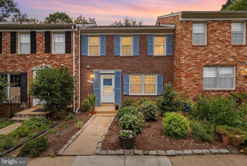 8398 Uxbridge Ct, SPRINGFIELD, VA, 22151-1724 | Card Image