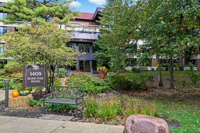 311A - 1409 Burr Oak Road, Condo with 2 bedrooms, 2 bathrooms and 2 parking in Hinsdale IL | Image 1