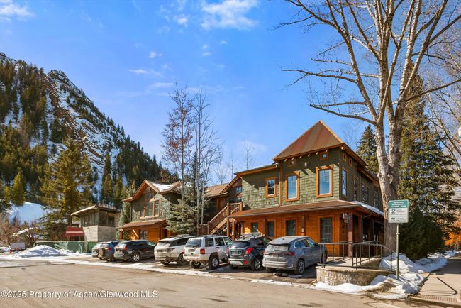 B202 - 503 W Main St, Condo with 3 bedrooms, 3 bathrooms and 1 parking in Aspen CO | Image 20