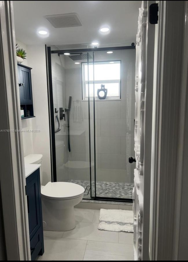 APT-1516 - 9880 Marina Blvd, Condo with 2 bedrooms, 2 bathrooms and null parking in Boca Raton FL | Image 17