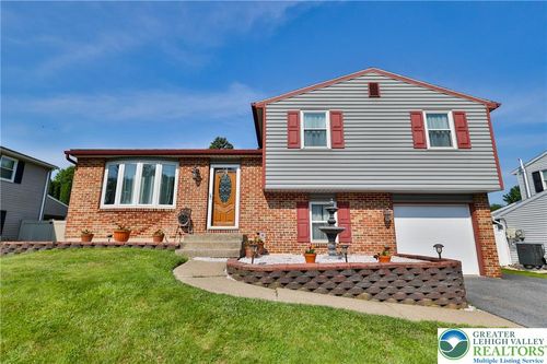 2927 Santee Rd, BETHLEHEM, PA, 18020-2827 | Card Image