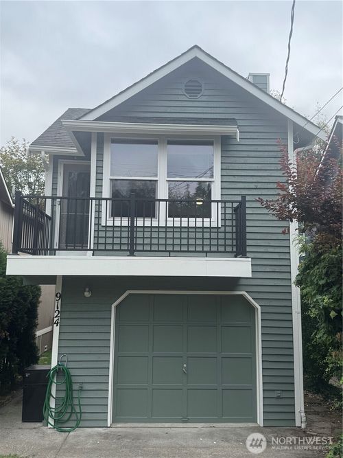 9124 20th Ave Ne, Seattle, WA, 98115-3232 | Card Image
