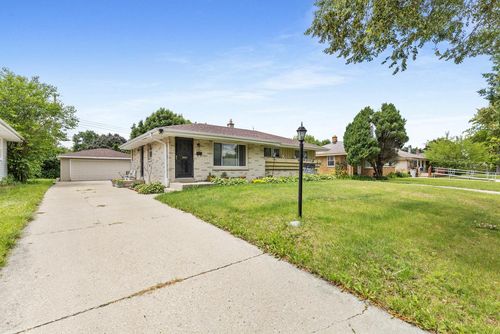 5737 N 80th Street, Milwaukee, WI, 53218 | Card Image