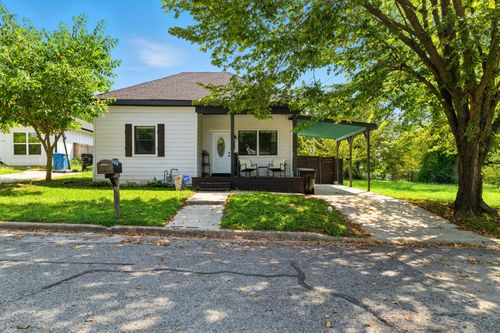 608 Baker St, Denison, TX, 75020-7502 | Card Image