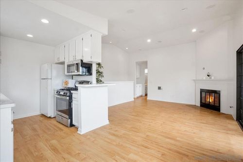 unit-1-1934 Missouri St, San Diego, CA, 92109-3474 | Card Image