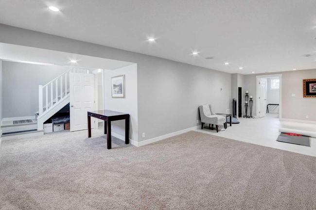 2607 Laurel Cres Sw, House other with 3 bedrooms, 3 bathrooms and 2 parking in Calgary AB | Image 22