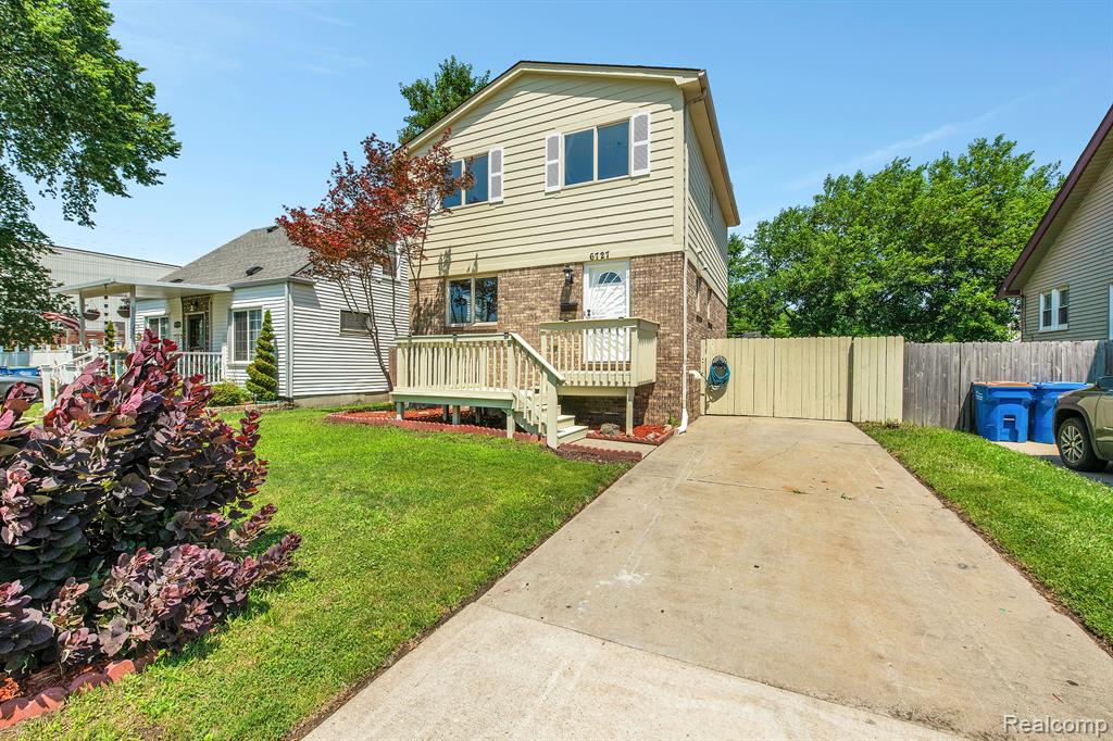 Meadow Ave, Warren, MI 48091