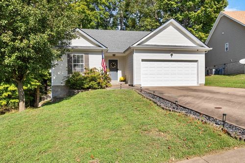 340 Chalet Cir, Clarksville, TN, 37040-1640 | Card Image