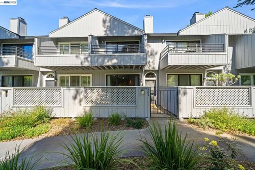 305 Rock Creek Way, Pleasant Hill, CA, 94523-4711 | Card Image