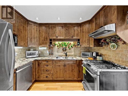 5-1209 Brookside Ave, Kelowna, BC, V1Y5T5 | Card Image