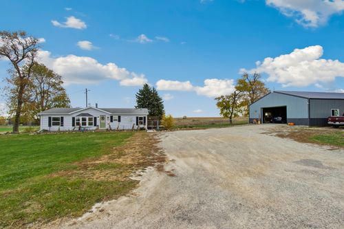 2098 Stone Rd, Ashton, IL, 61006-9512 | Card Image