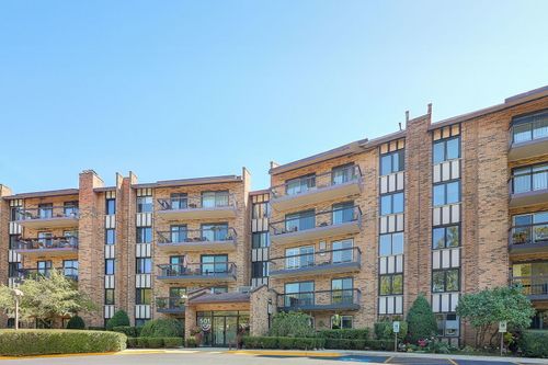 apt-307-501 Lake Hinsdale Dr, Willowbrook, IL, 60527-2268 | Card Image