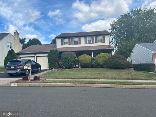 6 Greenway Cir, FAIRLESS HILLS, PA, 19030-4013 | Card Image