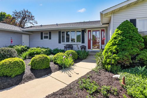 2039 Bernadette Ln, Yorkville, IL, 60560-9111 | Card Image