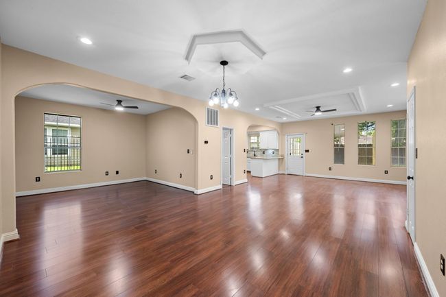 2713 Druid St, House other with 3 bedrooms, 3 bathrooms and 2 parking in Houston TX | Image 6
