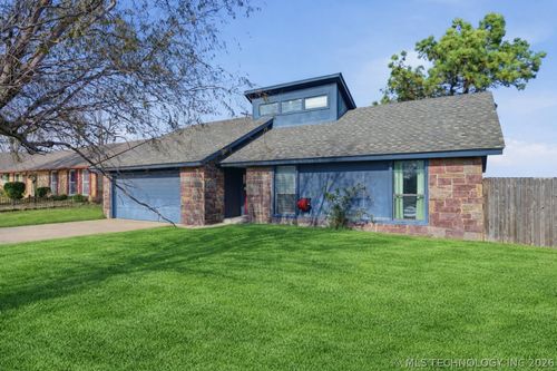 2857 W 111th Pl S, Jenks, OK, 74037-2427 | Card Image