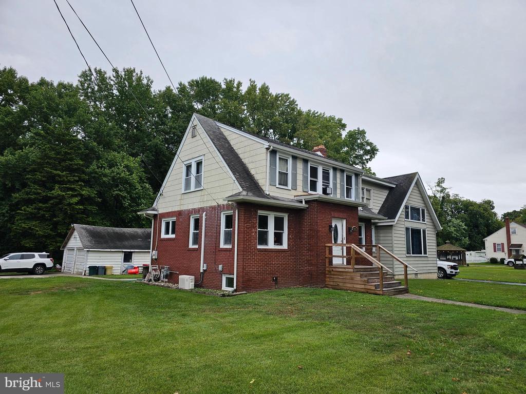 Cedar Crest Dr, Penns Grove, NJ 08069