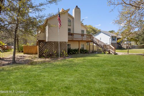9021 W Simmons Cir, Ocean Springs, MS, 39564-9412 | Card Image