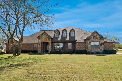 82 Forest Hills Cir, Gunter, TX, 75058-3215 | Card Image