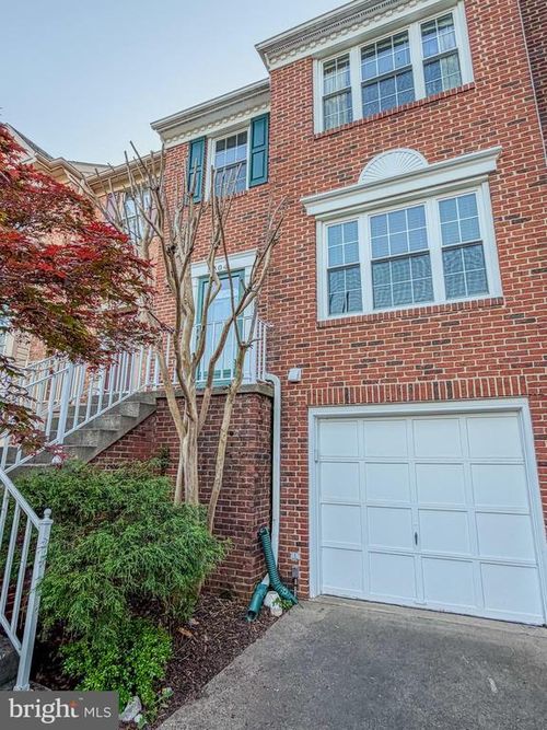 9504 Brigantine Ln, MANASSAS, VA, 20110-5846 | Card Image