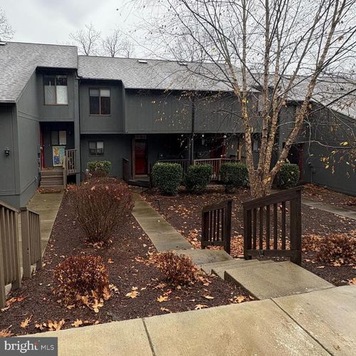 46 Fishhook Ln, HEDGESVILLE, WV, 25427-6575 | Card Image