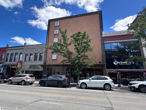 123 S Union St, Traverse City, MI, 49684-2519 | Card Image