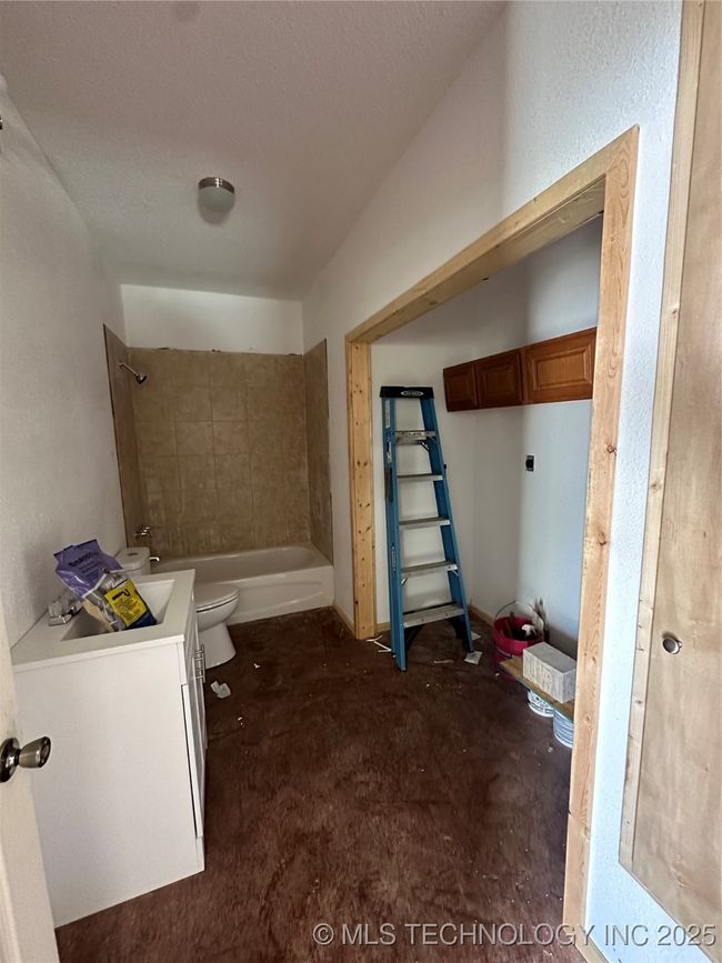 0 E 1650 Rd, House other with 2 bedrooms, 2 bathrooms and null parking in Tupelo OK | Image 4