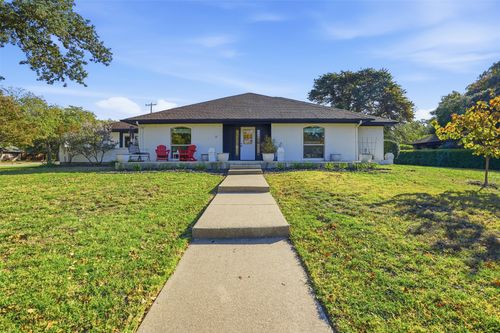 7924 Londonderry Dr, North Richland Hills, TX, 76182-9111 | Card Image