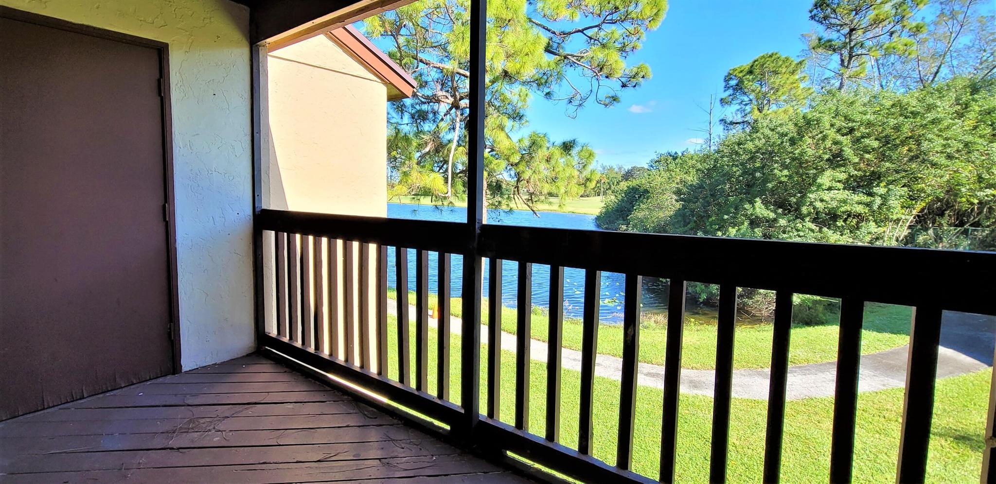 Lakeview Dr, Royal Palm Beach, FL 33411