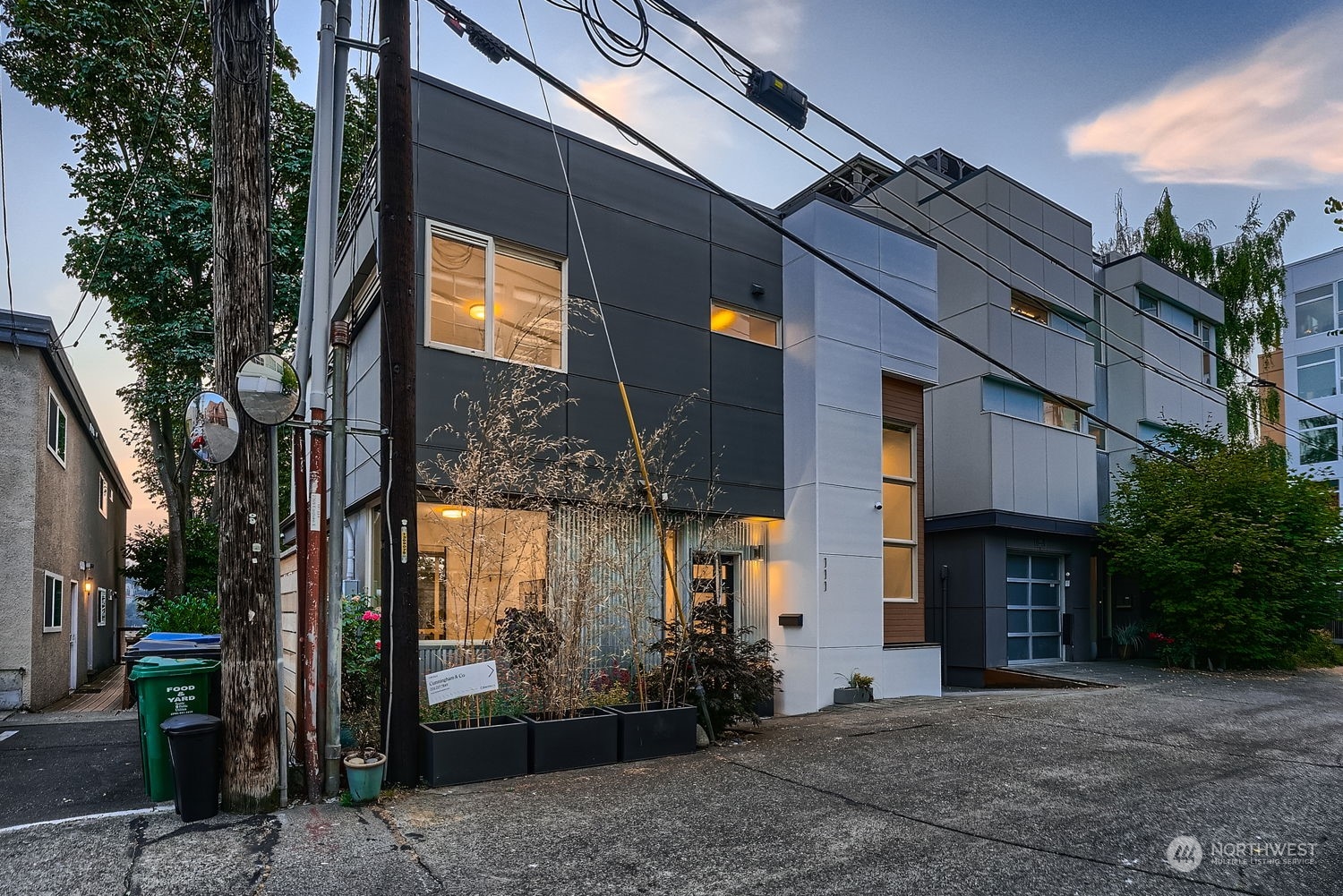 Louisa St, Seattle, WA 98102